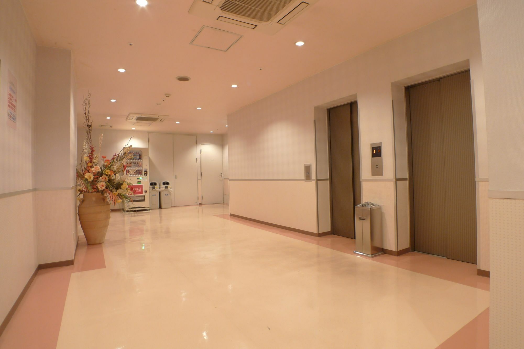 Hotel Times Inn 24 Йокогама Экстерьер фото